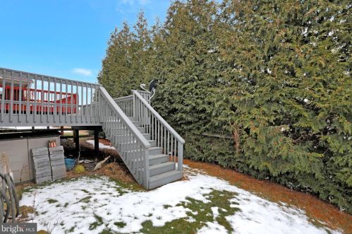 10 Lexington Dr, Hanover PA 17331-8657 exterior