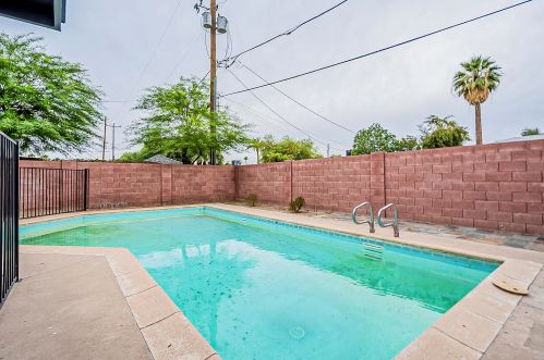 7020 12 St, Phoenix AZ 85086-4800 exterior