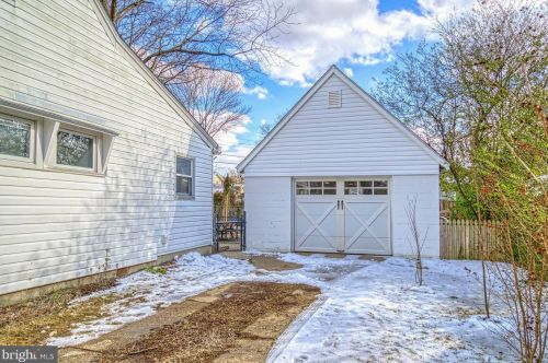 2109 Belle View Blvd, Alexandria VA 22307-1327 exterior