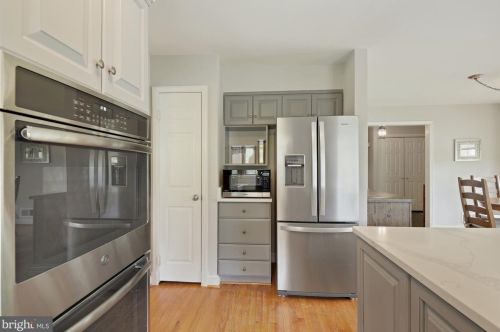 7701 Midday Ln, Alexandria VA 22306-2522 exterior