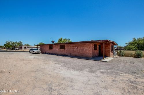 5040 17 St, Tucson AZ 85719-6766 exterior