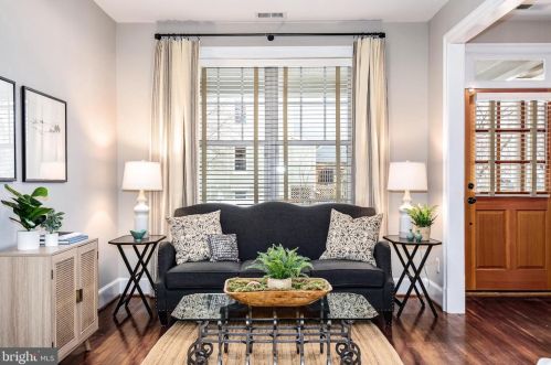 1448 D St, Washington DC  20002-5402 exterior