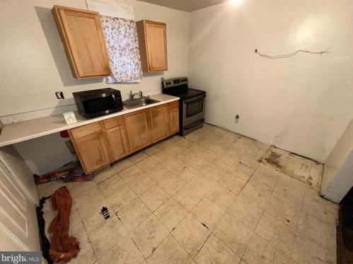 1822 20 St, Philadelphia PA 19140-1003 exterior