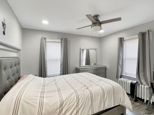 179 Mineola Ave, Valley Stream NY 11580-5804 exterior