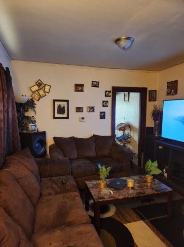 4732 41st St, Milwaukee, WI 53209-5822