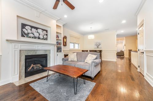 2517 Southport Ave, Chicago, IL 60614-2295