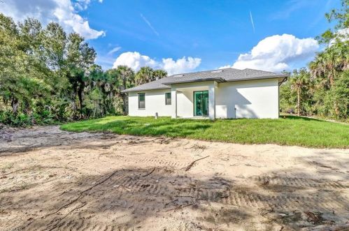 2923 27 Ave, Naples FL 34116-7607 exterior