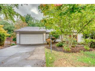 2838 Ridge Dr, Portland, OR 97219-6205