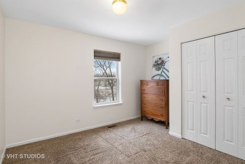 3168 Hampshire Ln, Waukegan IL 60087-5335 exterior