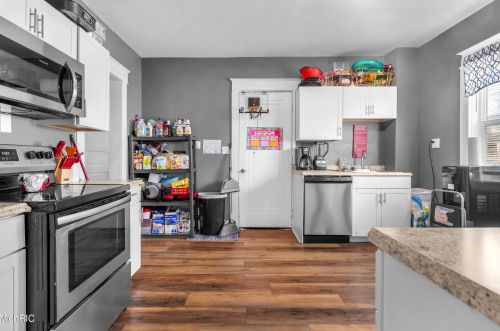 616 Liberty St, Grand Rapids MI 49503-8067 exterior