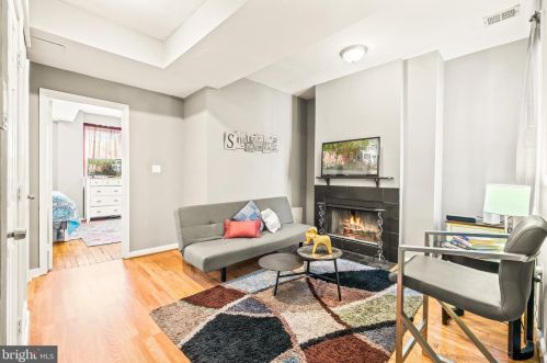 2014 10 St, Washington DC 20002-6214 exterior