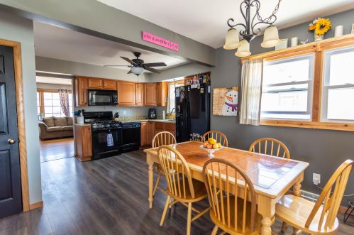 6613 Dodge Pl, Milwaukee WI  53220-1329 exterior