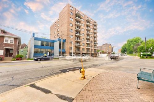 520 Washington Rd, Pittsburgh PA  15228-2819 exterior