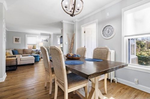 304 Autumn St, Manchester CT  06040-5556 exterior