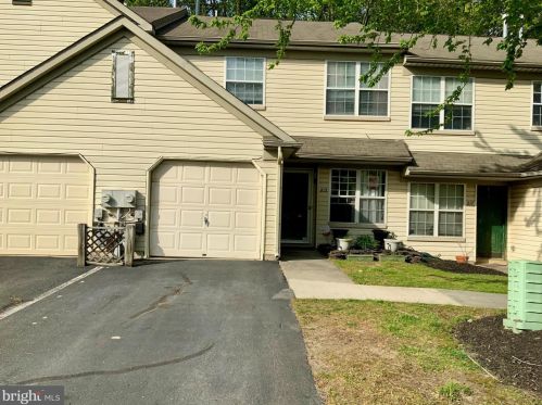 215 Stonebridge Blvd, New Castle DE 19720-6708 exterior