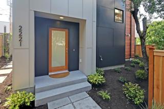 2221 42nd Ave, Seattle, WA 98116-2027
