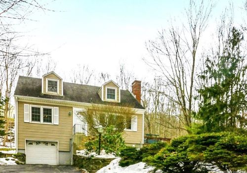 140 Bennetts Farm Rd, Ridgefield, CT 06877-1511