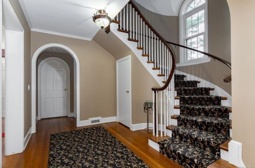 39 Loockerman Ave, Poughkeepsie, NY 12601-5010