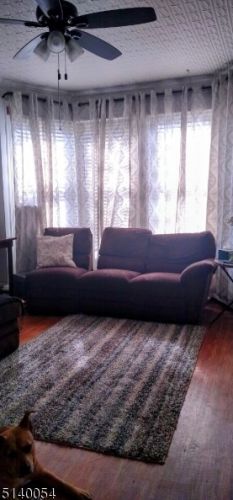 95 18th St, Paterson, NJ 07524-1522