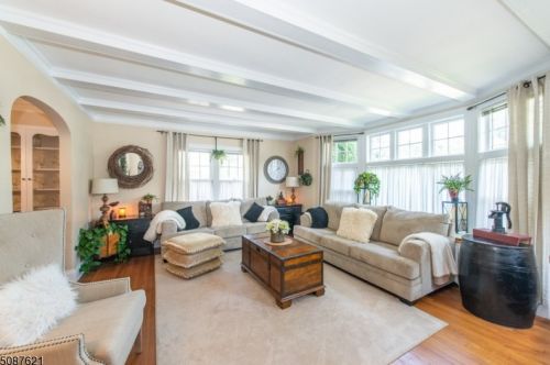 10 Elk Ave, Dover, NJ 07801-2536