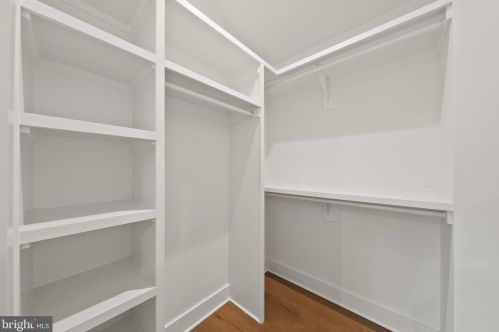 2706 Valley Dr, Alexandria VA  22302-2845 exterior