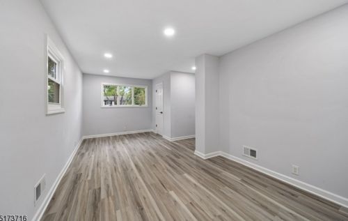 66 Lawrence Dr, Hackettstown NJ 07840-2526 exterior