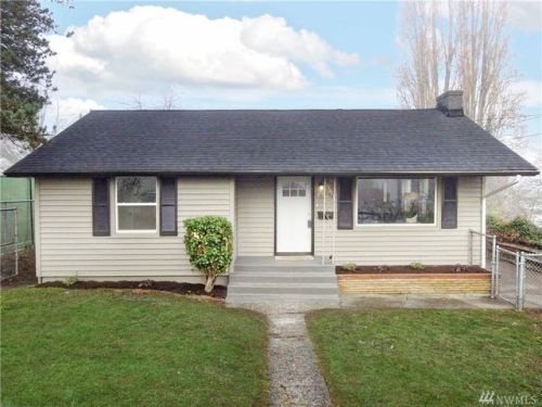 3232 137 St, Seattle WA  98125-3609 exterior