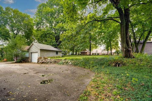 21 Caroline St, Bull Valley IL  60014-4303 exterior