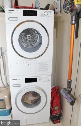 422 Royal St, Alexandria VA  22314-2335 exterior