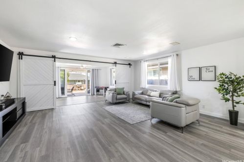 1490 Ala Leleu St, Honolulu HI  96818-1515 exterior