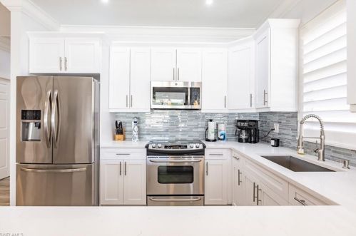 561 94 Ave, Naples FL 34108-2445 exterior