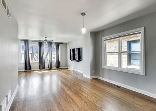 2713 77 Ave, Chicago IL 60707-1406 exterior