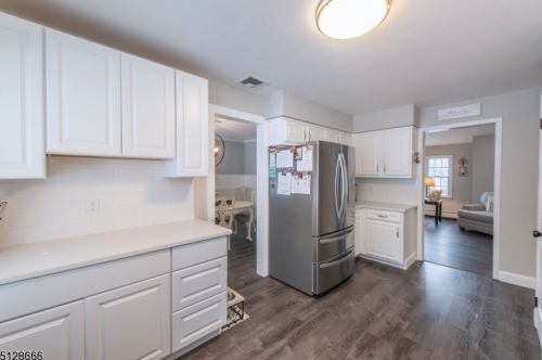 30 Stratfordshire Dr, Wantage NJ  07461-4223 exterior