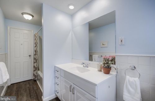 735 Hickory Ln, Berwyn PA 19312-1438 exterior