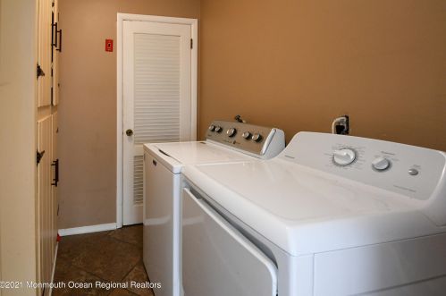 3225 Kickapoo Ave, Point Pleasant Beach NJ 08742-3429 exterior