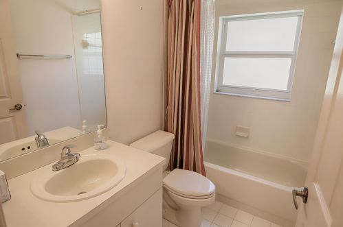 7886 Mnr Frst, Boynton Beach FL 33436-8809 exterior