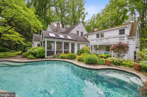 34 Long Dr, Trenton NJ 08648-2714 exterior