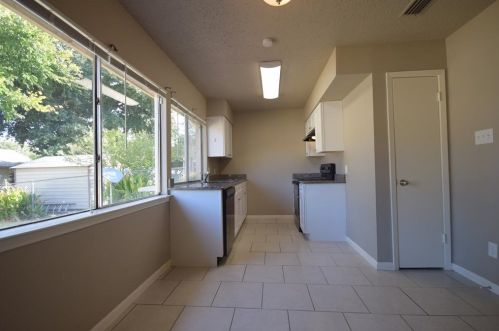 2405 Pebblebrook Trl, Irving TX  75060-7247 exterior