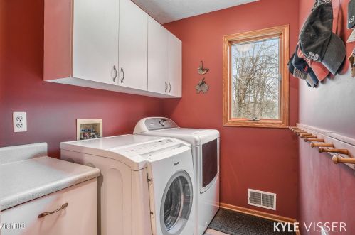 11711 Foreman St, Lowell MI 49331-9032 exterior