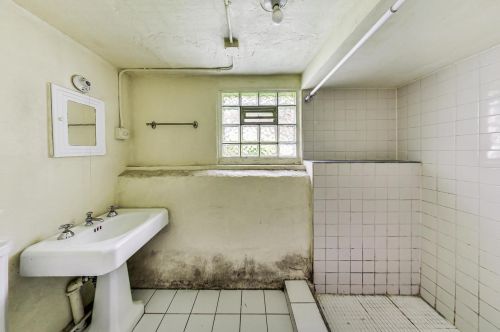 2145 Grace St, Chicago IL 60618-4901 exterior