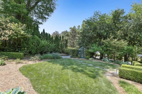 332 Golfview Rd, Atlanta GA 30309-1214 exterior