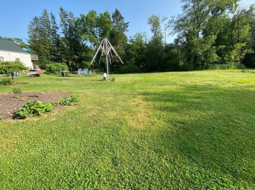 721 Hl Rd, Torrington CT 06790-5834 exterior