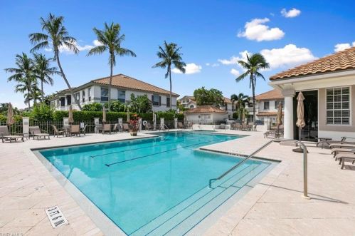 161 Colonade Cir, Naples FL 34103-8720 exterior