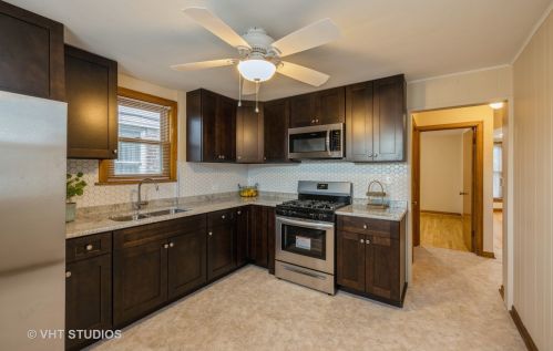 6040 Kilbourn Ave, Chicago IL  60646-5010 exterior