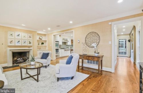 207 Fairfax St, Alexandria VA 22314-3304 exterior