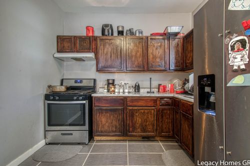 517 Adams St, Grand Rapids MI 49507-1833 exterior