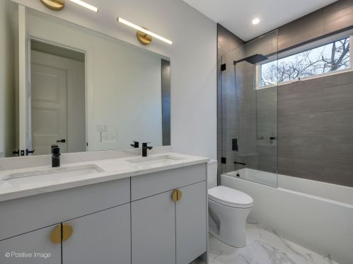 2129 Maplewood Ave, Chicago IL  60647-4148 exterior