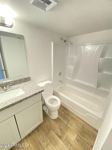 2327 56 Dr, Phoenix AZ 85031-2523 exterior