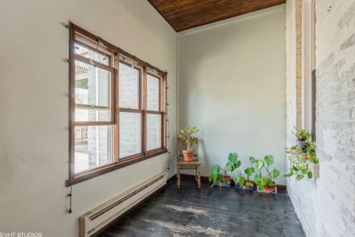 1642 Berwyn Ave, Chicago IL 60640-2007 exterior