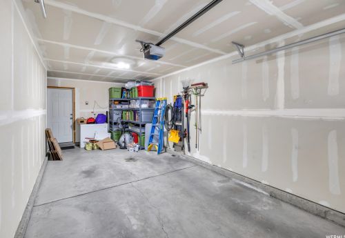 3939 Spencer Crst Ln, Taylorsville UT 84084-5004 exterior